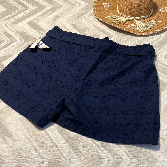 NWT Crown & Ivy Navy Eyelet Belted Shorts 16 - Picture 10 of 10